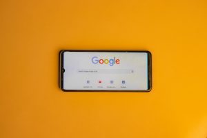 Google Confirme des Core Updates Mineurs Continus Sans Préavis : Quelles Stratégies pour Votre SEO Local ?